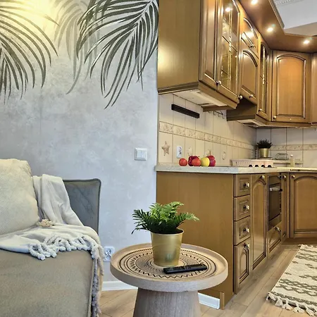 - Lux Apartment