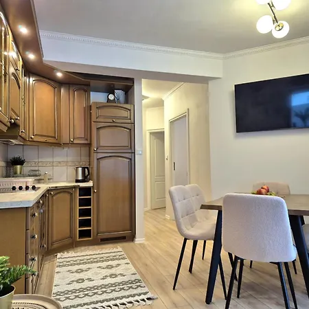 - Lux Apartment *